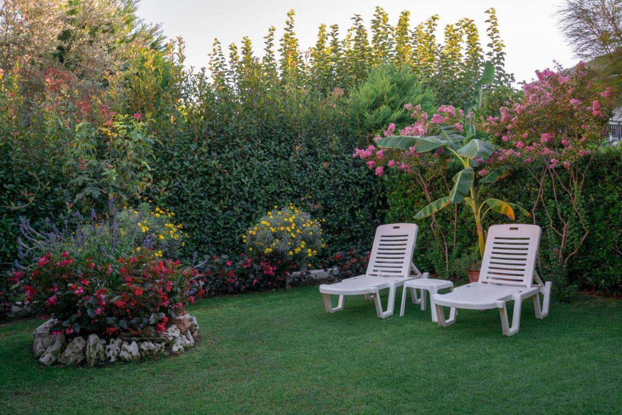 Villa Begonia By The Sea Koropi Exterior photo